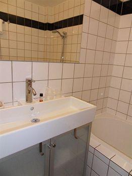 Hotel Lambeau Etterbeek Εξωτερικό φωτογραφία
