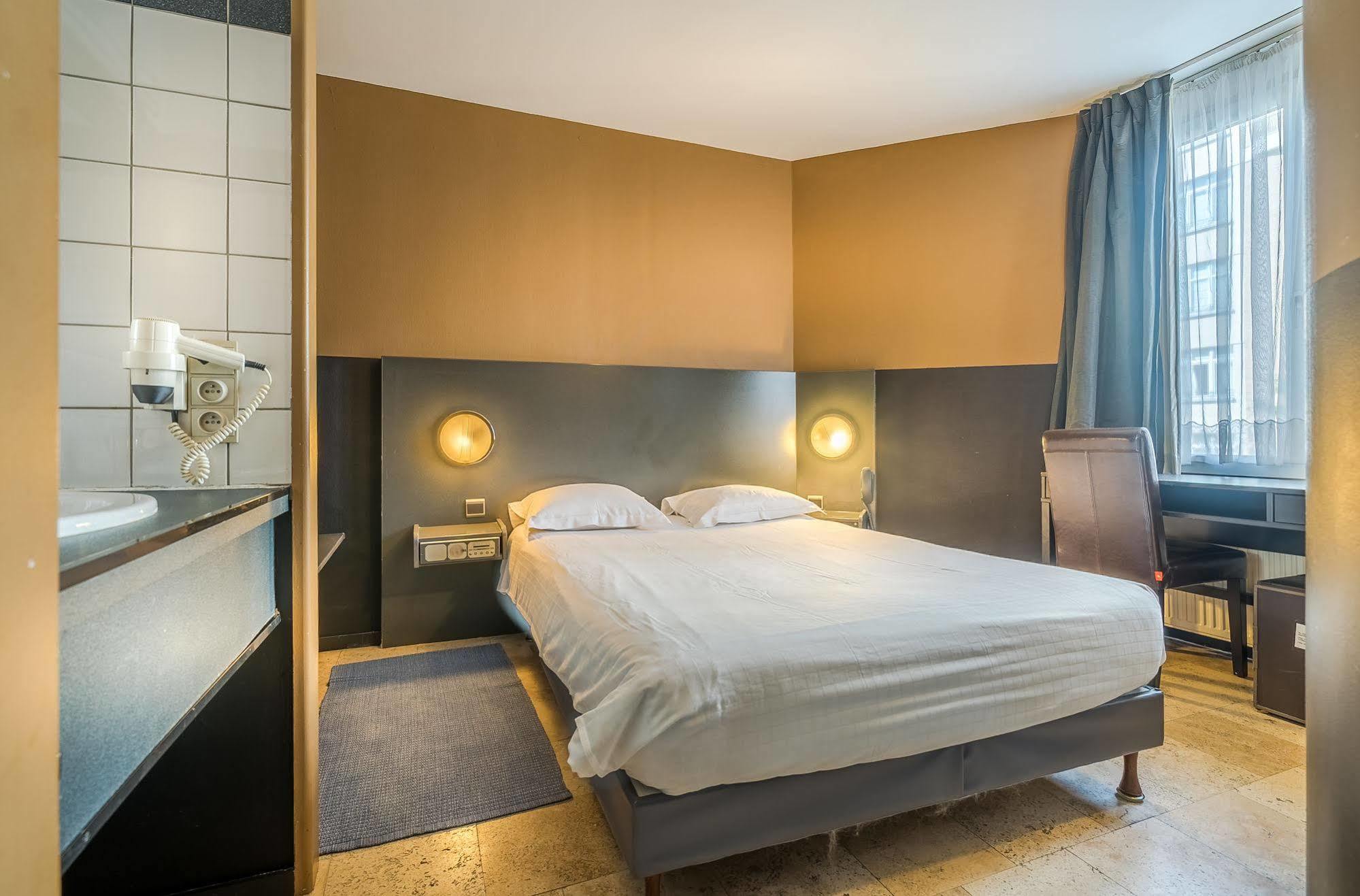 Hotel Lambeau Etterbeek Εξωτερικό φωτογραφία